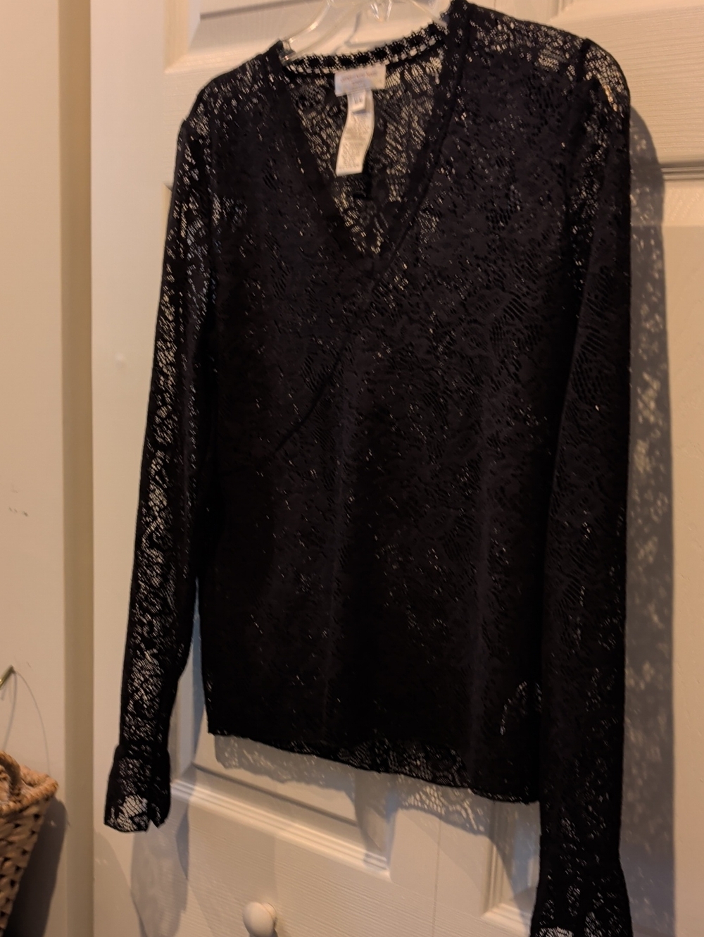 Jones New York Black Lace V-Neck Long Sleeve Blouse